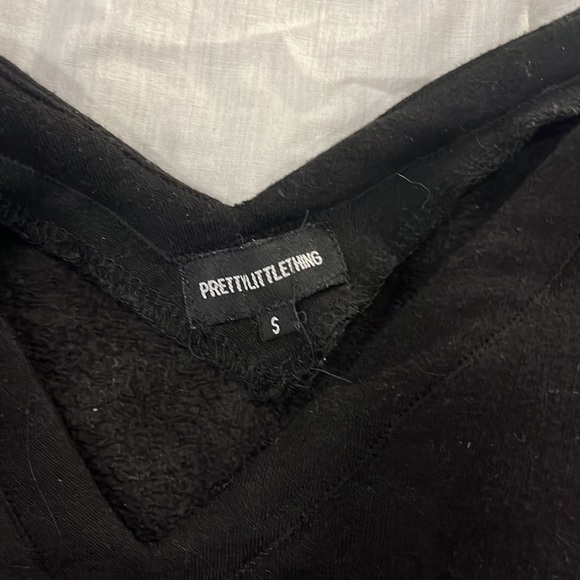 Pretty Little Thing Off the Shoulder top - Picture 2 of 3